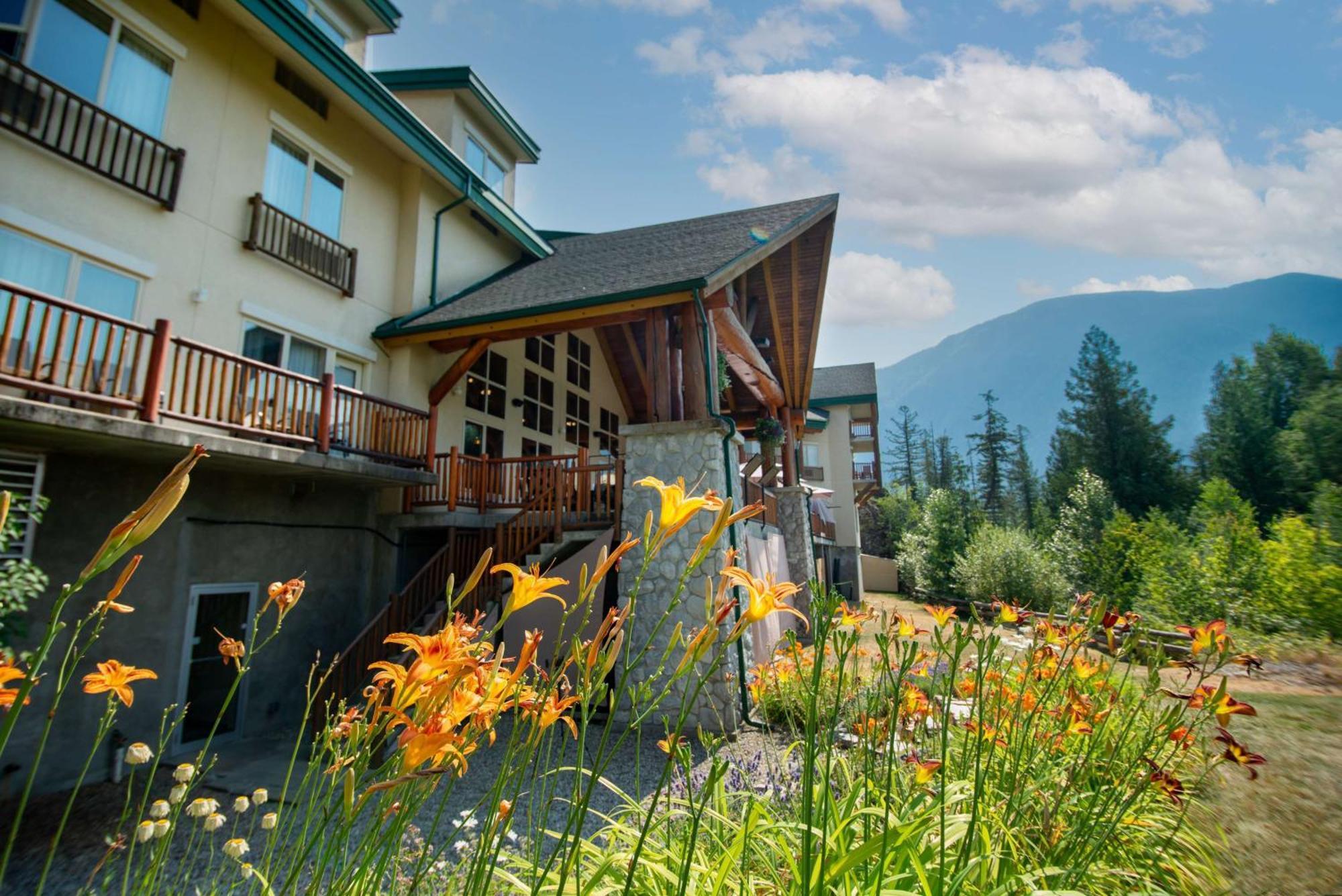 Coast Hillcrest Hotel Revelstoke Exteriér fotografie