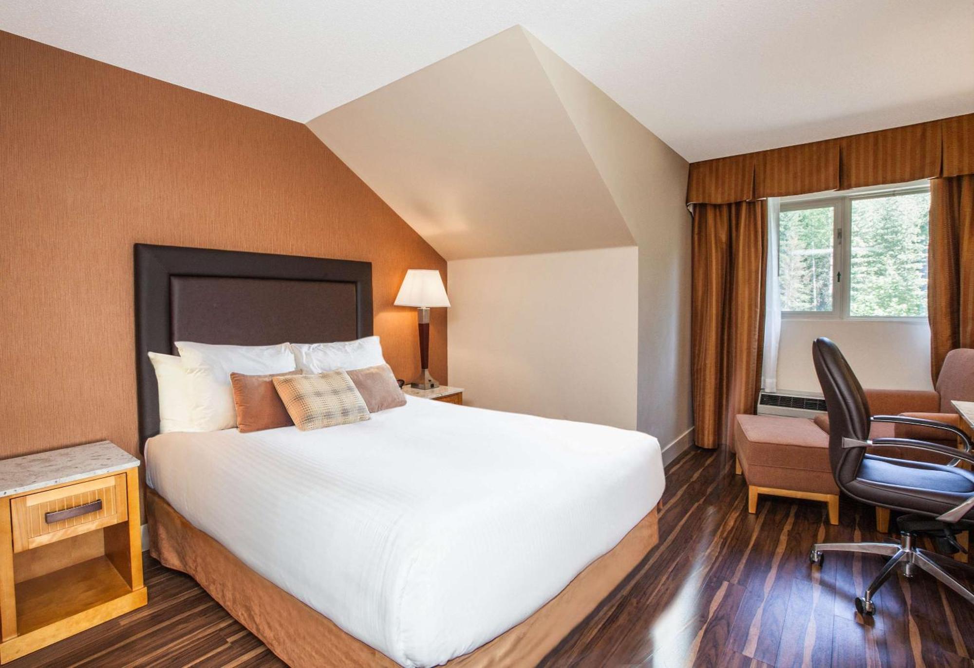 Coast Hillcrest Hotel Revelstoke Exteriér fotografie